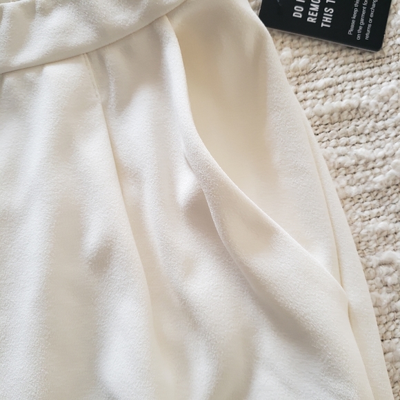 Express White/Cream Lace Jumpsuit - Size XS NWOT - Picture 4 of 6